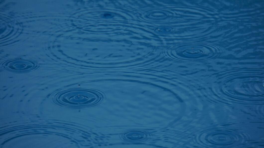 blauw water zwembad